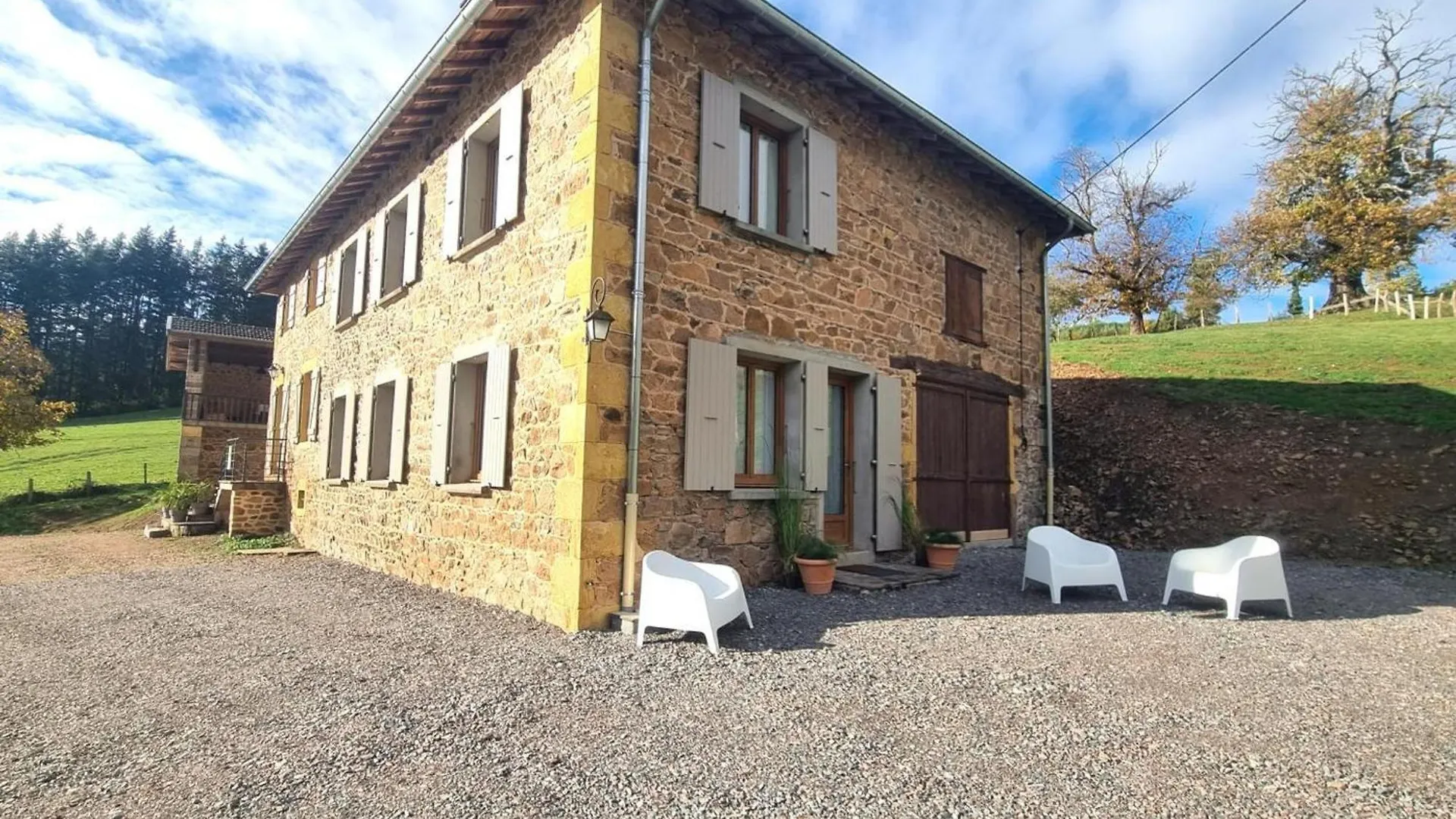 Holiday home Charmant Gite Cocooning Avec Terrasse Et Animaux Acceptes - Fr-1-496-306 Belmont-de-la-Loire